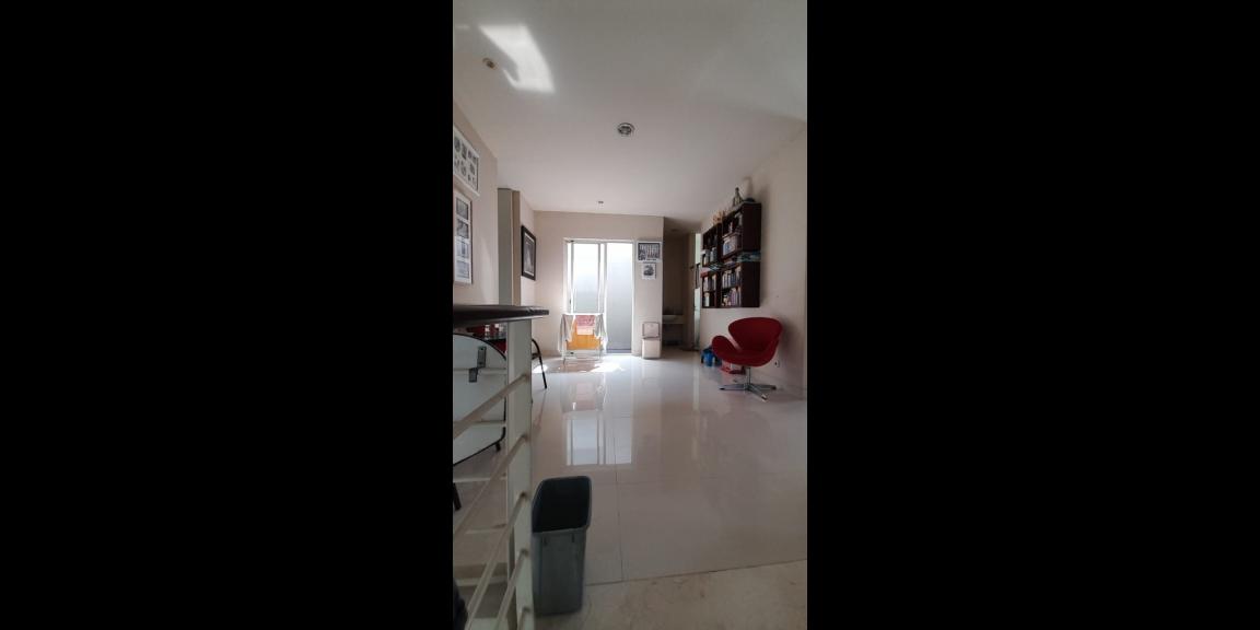 Dijual Rumah Mewah di Komplek Royal Residence, Surabaya Dijual Rumah Mewah di Komplek Royal Residence, Surabaya