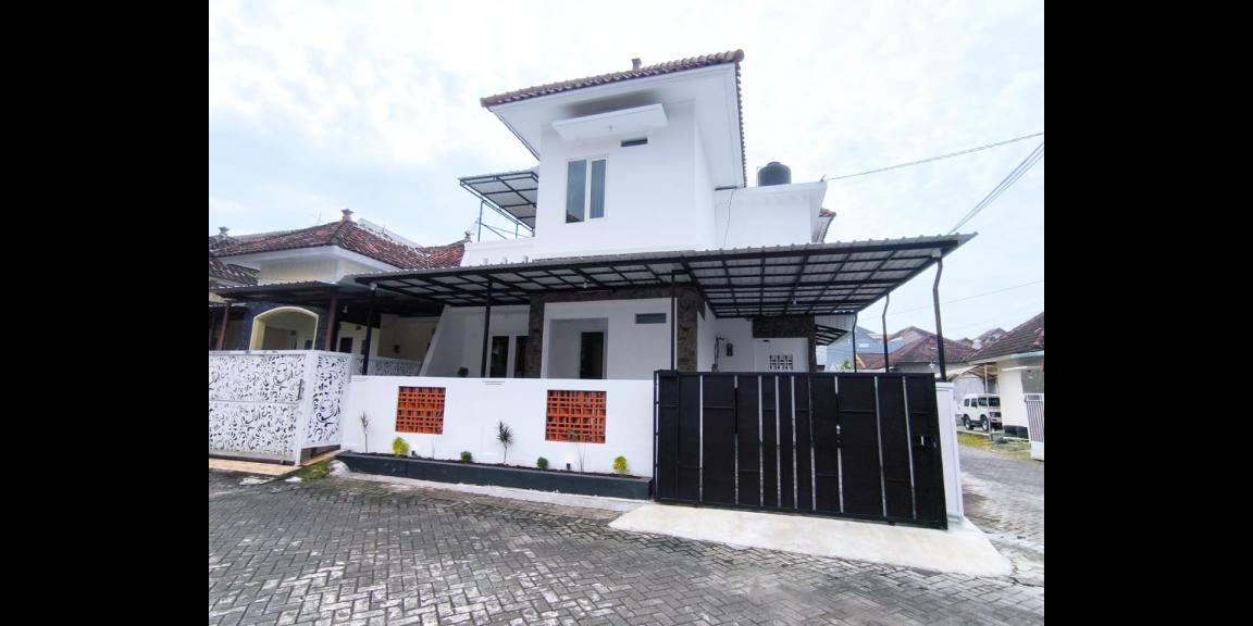 Dijual Rumah 2 Lantai di Jalan Bendungan Palasari, Kota Malang Dijual Rumah 2 Lantai di Jalan Bendungan Palasari, Kota Malang