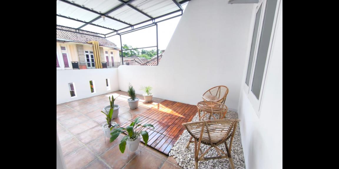 Dijual Rumah 2 Lantai di Jalan Bendungan Palasari, Kota Malang Dijual Rumah 2 Lantai di Jalan Bendungan Palasari, Kota Malang