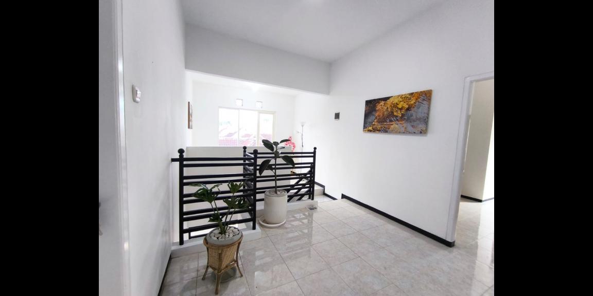 Dijual Rumah 2 Lantai di Jalan Bendungan Palasari, Kota Malang Dijual Rumah 2 Lantai di Jalan Bendungan Palasari, Kota Malang