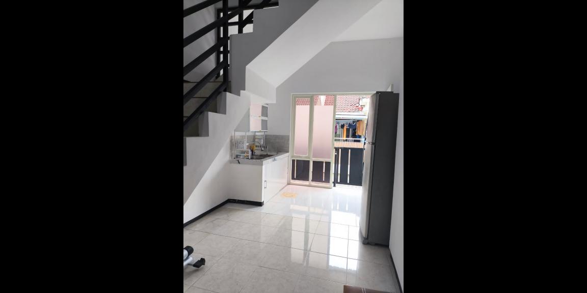 Dijual Rumah 2 Lantai di Jalan Bendungan Palasari, Kota Malang Dijual Rumah 2 Lantai di Jalan Bendungan Palasari, Kota Malang