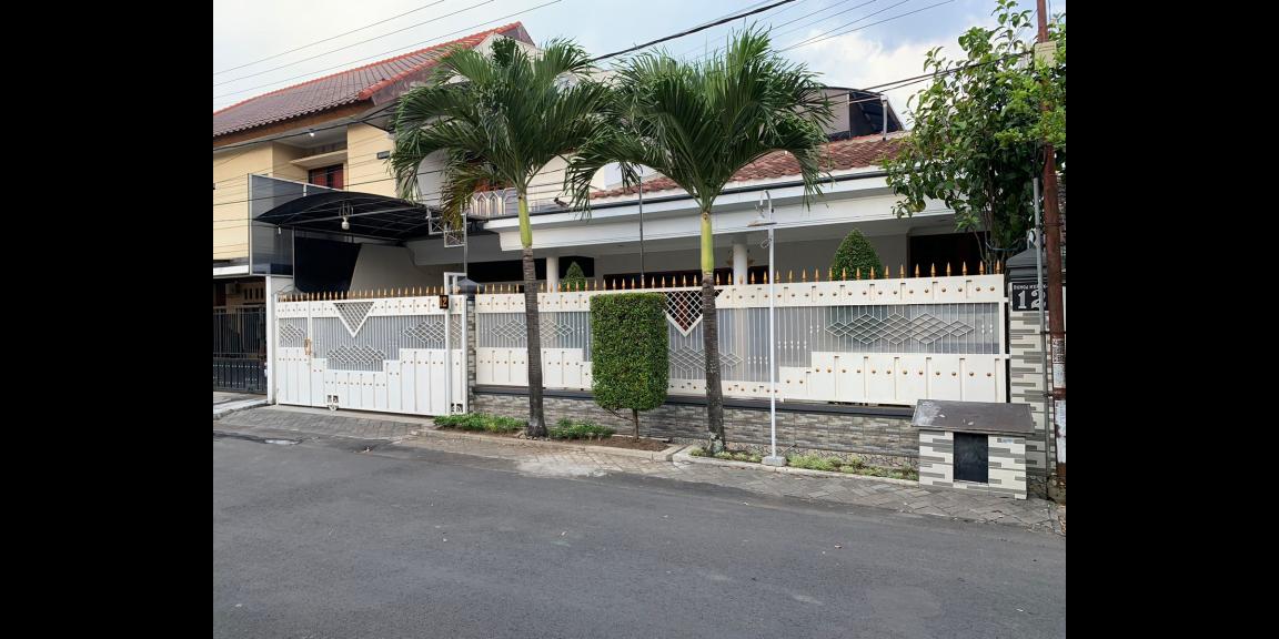 Dijual Rumah Bagus SHM di Jalan Bunga Merak, Kota Malang Dijual Rumah Bagus SHM di Jalan Bunga Merak, Kota Malang