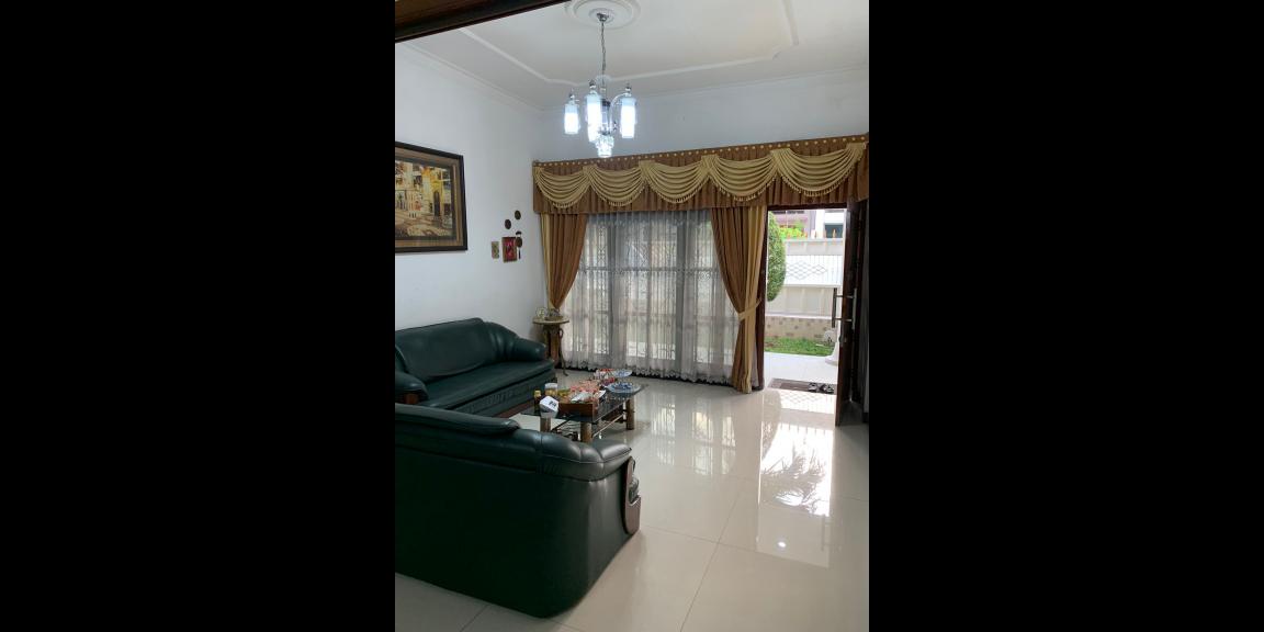 Dijual Rumah Bagus SHM di Jalan Bunga Merak, Kota Malang Dijual Rumah Bagus SHM di Jalan Bunga Merak, Kota Malang