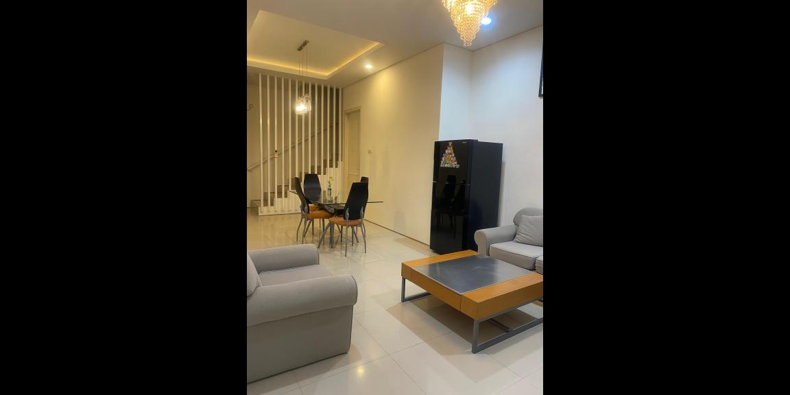 Dijual Rumah 2 Lantai di Royal Residence, Surabaya Dijual Rumah 2 Lantai di Royal Residence, Surabaya