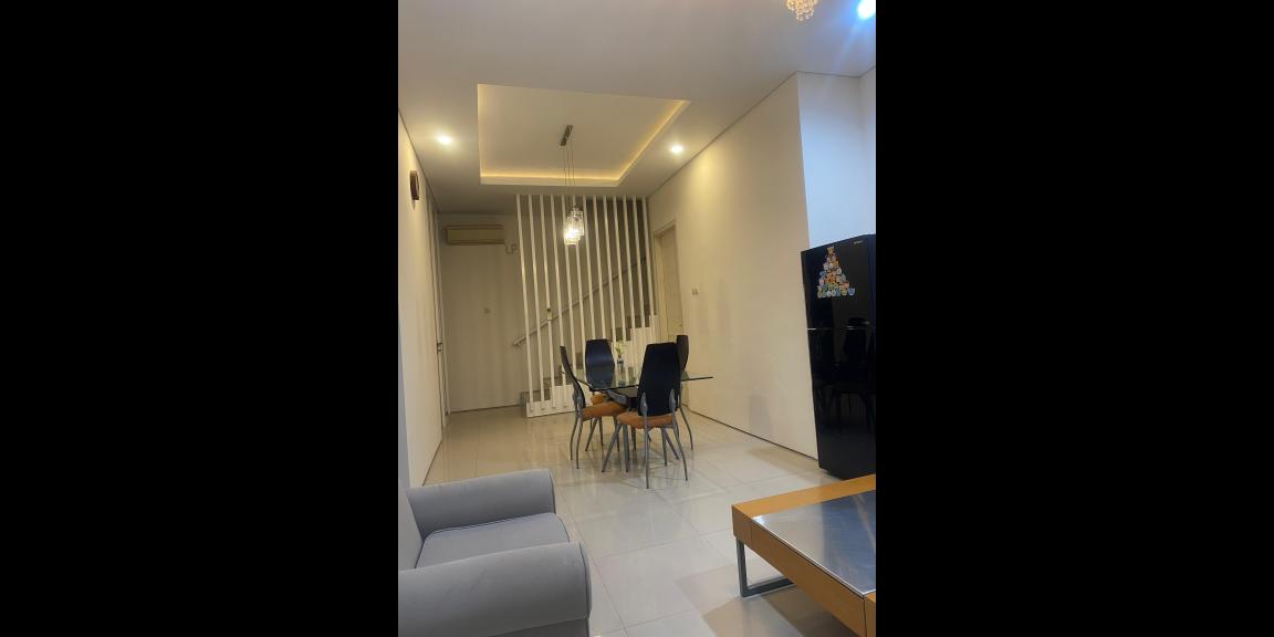 Dijual Rumah 2 Lantai di Royal Residence, Surabaya Dijual Rumah 2 Lantai di Royal Residence, Surabaya