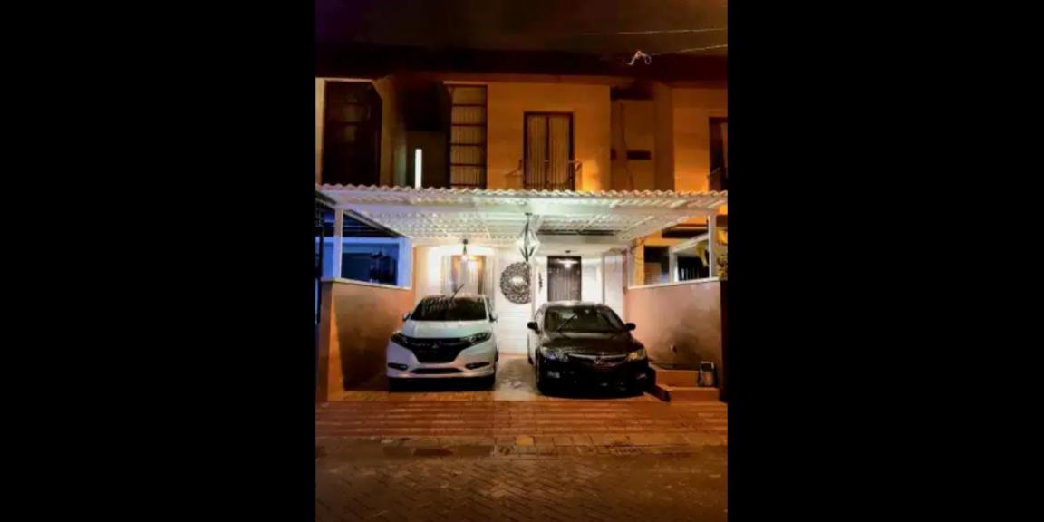 Dijual Rumah 2 Lantai di Pantai Mentari, Surabaya Dijual Rumah 2 Lantai di Pantai Mentari, Surabaya