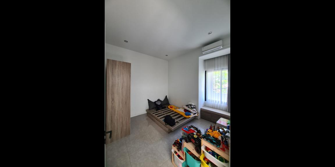 Dijual Rumah Bagus di Royal Residence, Surabaya Dijual Rumah Bagus di Royal Residence, Surabaya