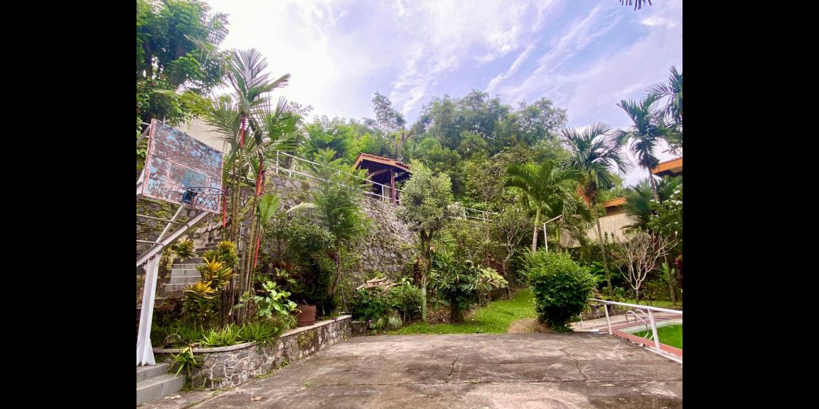 Dijual Villa Strategis di Jalan Raya Daerah Pandaan, Pasuruan Dijual Villa Strategis di Jalan Raya Daerah Pandaan, Pasuruan