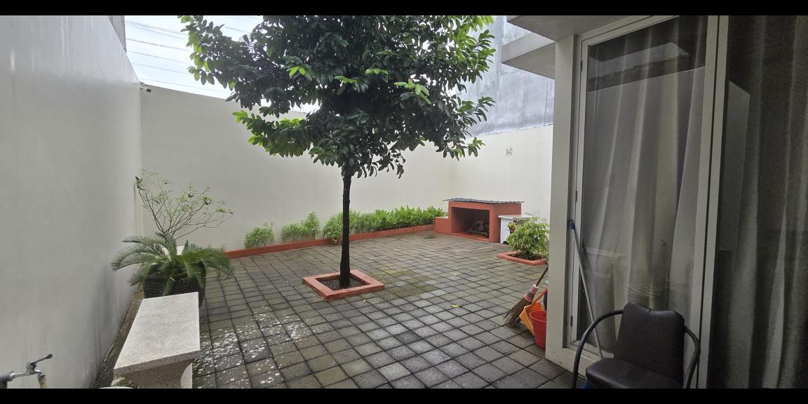 Dijual cepat Rumah Semi Furnish di Perumahan Royal Residence Wiyung Surabaya Dijual cepat Rumah Semi Furnish di Perumahan Royal Residence Wiyung Surabaya