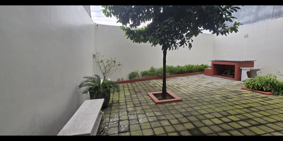 Dijual cepat Rumah Semi Furnish di Perumahan Royal Residence Wiyung Surabaya Dijual cepat Rumah Semi Furnish di Perumahan Royal Residence Wiyung Surabaya