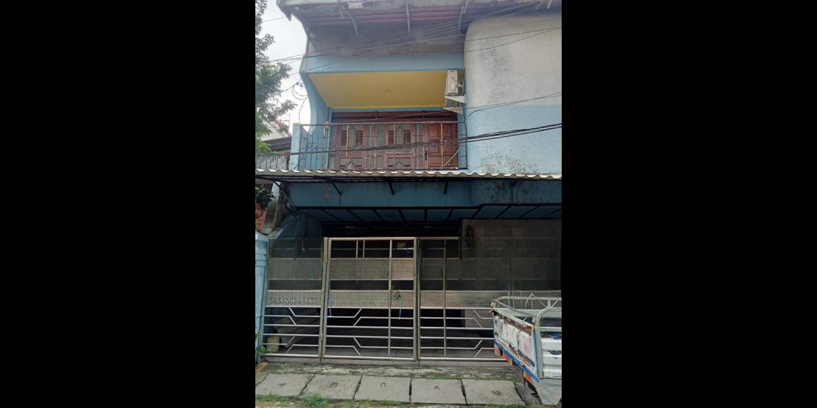 Dijual Rumah 3 Lantai di Jalan Gubeng Kertajaya, Surabaya Dijual Rumah 3 Lantai di Jalan Gubeng Kertajaya, Surabaya