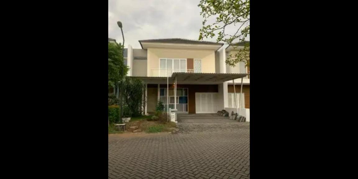 Dijual Rumah Bagus di Royal Residence, Surabaya Dijual Rumah Bagus di Royal Residence, Surabaya