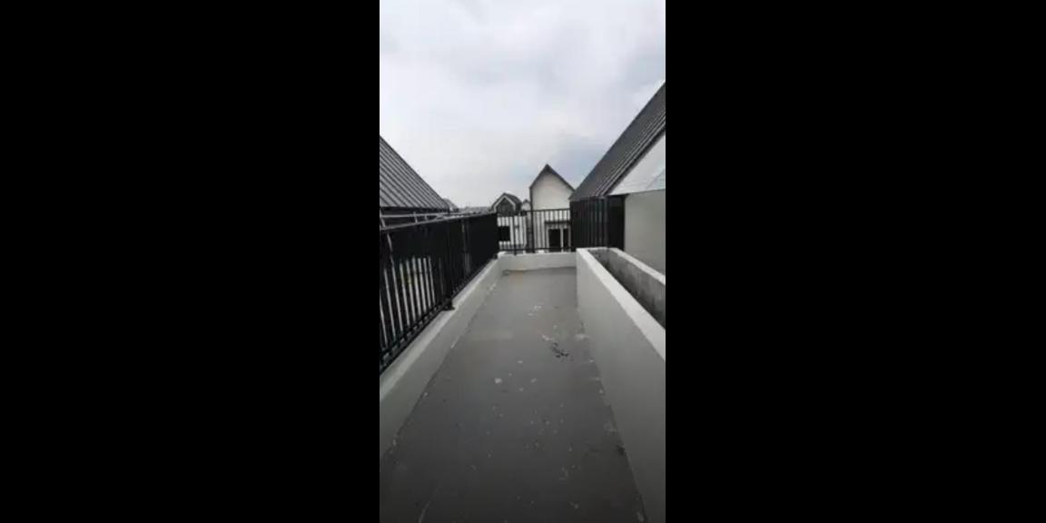 Dijual Rumah Minimalis 3 Lantai di Jakarta Garden City, Jakarta Timur Dijual Rumah Minimalis 3 Lantai di Jakarta Garden City, Jakarta Timur