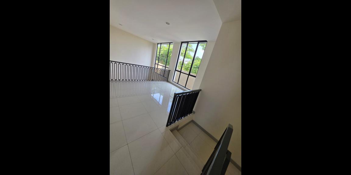 Dijual Rumah Minimalis 3 Lantai di Jakarta Garden City, Jakarta Timur Dijual Rumah Minimalis 3 Lantai di Jakarta Garden City, Jakarta Timur