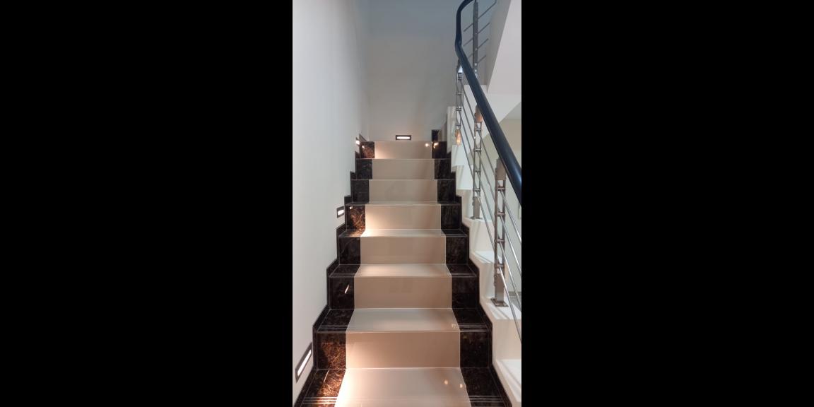 Dijual Rumah di Griya Asri Pakuwon City, Surabaya Timur Dijual Rumah di Griya Asri Pakuwon City, Surabaya Timur