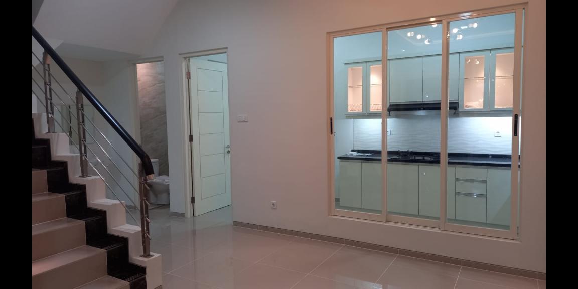 Dijual Rumah di Griya Asri Pakuwon City, Surabaya Timur Dijual Rumah di Griya Asri Pakuwon City, Surabaya Timur