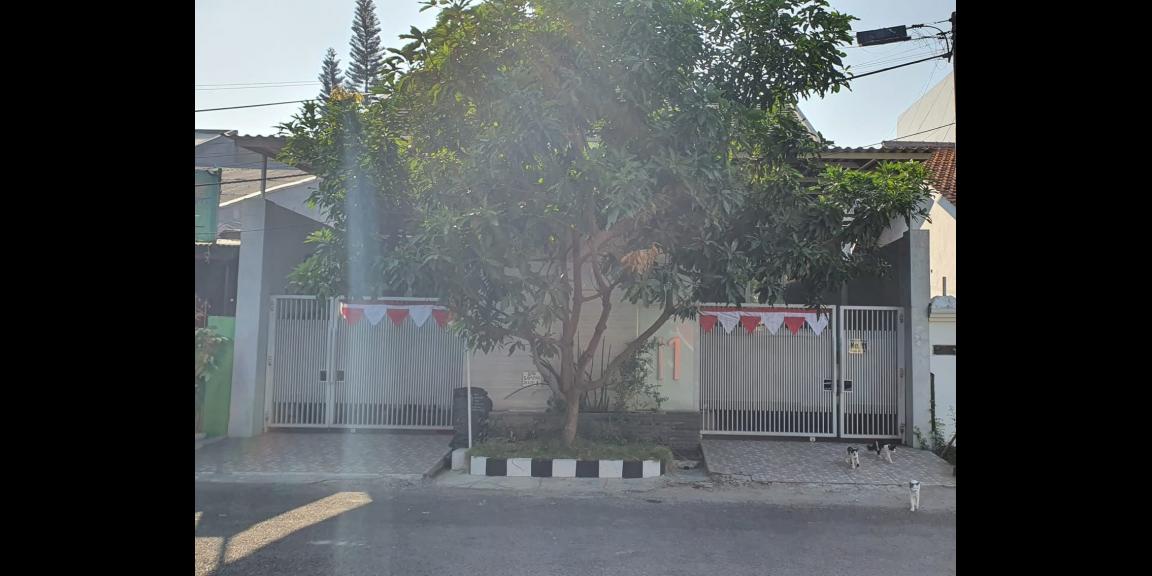 Dijual Rumah SHM di Jalan Rungkut Asri Timur, Surabaya Dijual Rumah SHM di Jalan Rungkut Asri Timur, Surabaya