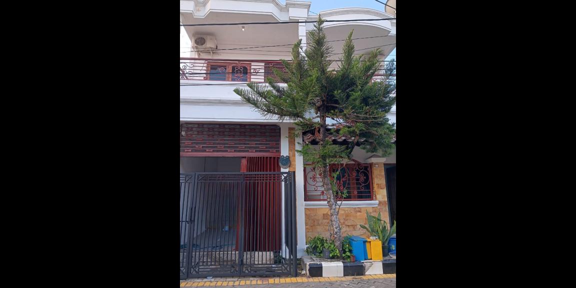 Dijual Rumah SHM di Jalan Mulyosari Tengah, Surabaya Dijual Rumah SHM di Jalan Mulyosari Tengah, Surabaya