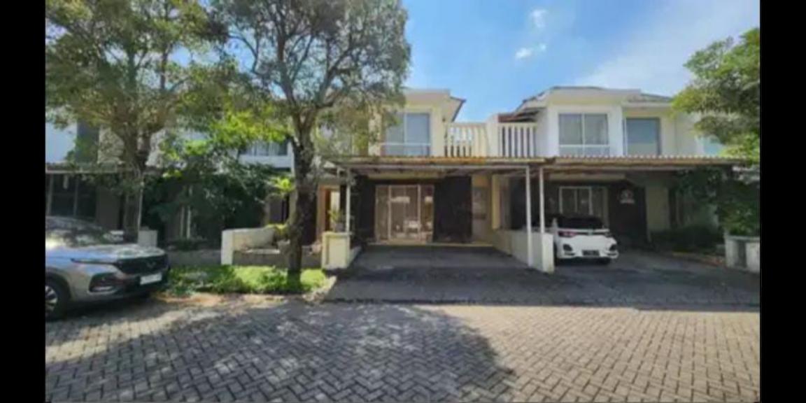 Disewakan Rumah Minimalis di Perumahan Royal Residence, Surabaya Disewakan Rumah Minimalis di Perumahan Royal Residence, Surabaya