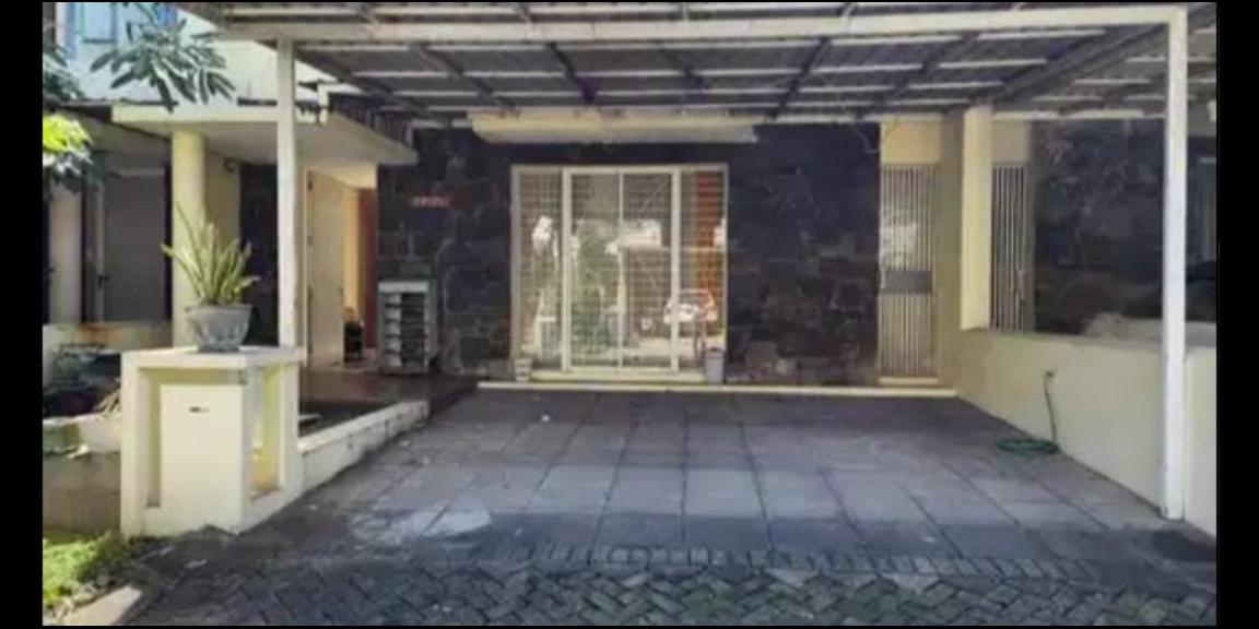 Disewakan Rumah Minimalis di Perumahan Royal Residence, Surabaya Disewakan Rumah Minimalis di Perumahan Royal Residence, Surabaya