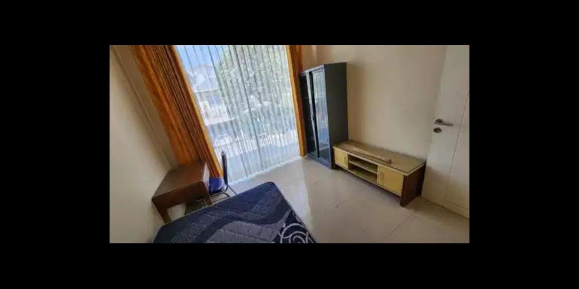 Disewakan Rumah Minimalis di Perumahan Royal Residence, Surabaya Disewakan Rumah Minimalis di Perumahan Royal Residence, Surabaya