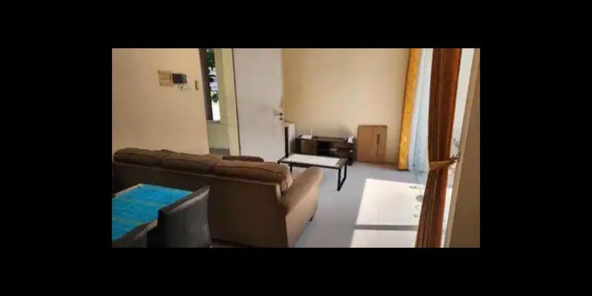 Disewakan Rumah Minimalis di Perumahan Royal Residence, Surabaya Disewakan Rumah Minimalis di Perumahan Royal Residence, Surabaya