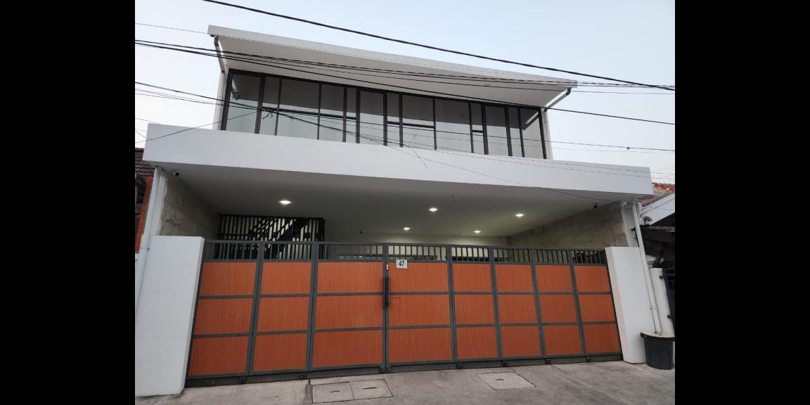 Dijual Rumah 2 Lantai di Jalan Kutisari Indah Utara, Surabaya Dijual Rumah 2 Lantai di Jalan Kutisari Indah Utara, Surabaya