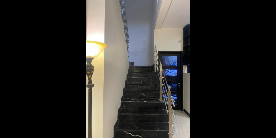 !!!JUAL CEPAT!!! Rumah Istimewa Nol Jalan Raya Semi Furnished Siap Huni Lokasi Karah Jambangan Surabaya Selatan !!!JUAL CEPAT!!! Rumah Istimewa Nol Jalan Raya Semi Furnished Siap Huni Lokasi Karah Jambangan Surabaya Selatan