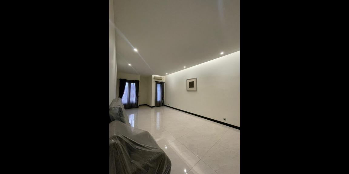 !!!JUAL CEPAT!!! Rumah Istimewa Nol Jalan Raya Semi Furnished Siap Huni Lokasi Karah Jambangan Surabaya Selatan !!!JUAL CEPAT!!! Rumah Istimewa Nol Jalan Raya Semi Furnished Siap Huni Lokasi Karah Jambangan Surabaya Selatan