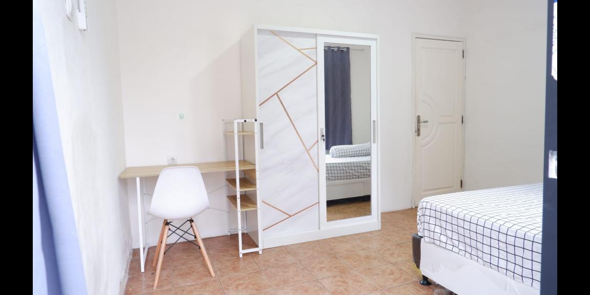 Dijual Rumah Kos di Jalan Mampang Prapatan, Jakarta Selatan Dijual Rumah Kos di Jalan Mampang Prapatan, Jakarta Selatan