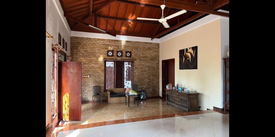 Dijual Villa SHM di Raya Senggigi, Lombok Barat Dijual Villa SHM di Raya Senggigi, Lombok Barat