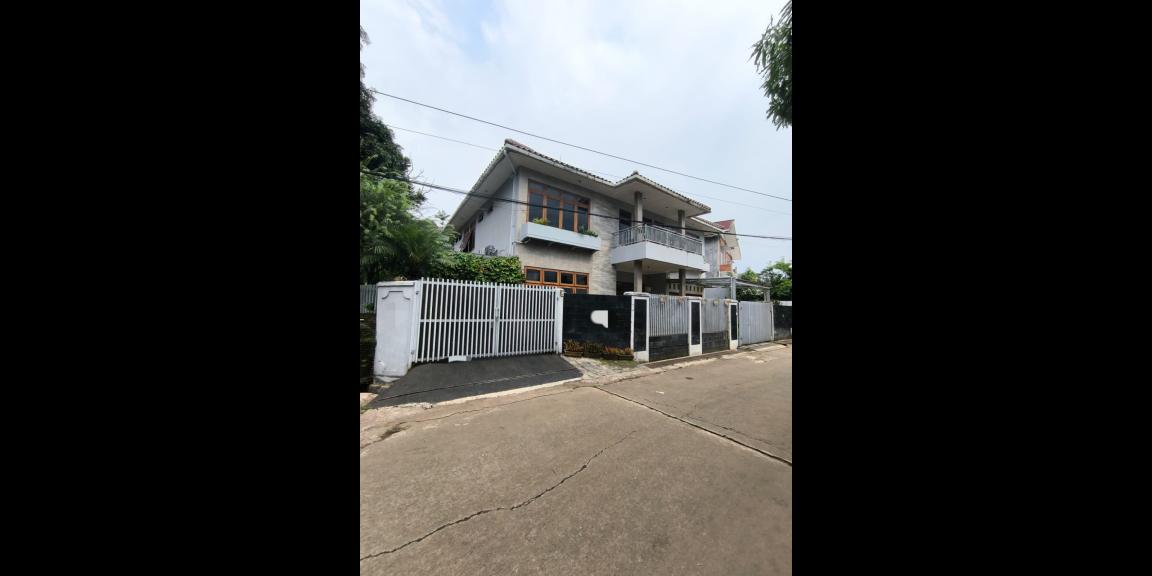 Dijual Rumah 2 Lantai di Jalan Warung Buncit, Jakarta Selatan Dijual Rumah 2 Lantai di Jalan Warung Buncit, Jakarta Selatan