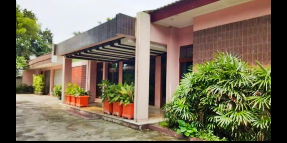 Dijual Rumah Luas di Jalan Siaga Raya, Jakarta Selatan Dijual Rumah Luas di Jalan Siaga Raya, Jakarta Selatan