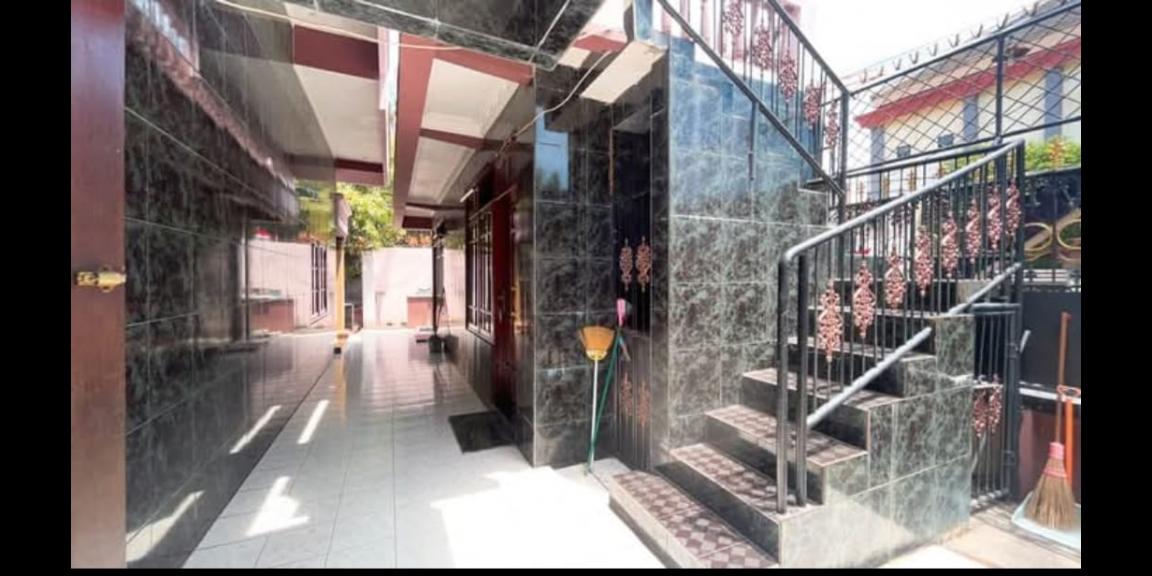 Dijual Rumah HOOK Murah Hitung Tanah Siap Huni Lokasi Strategis di Dukuh Kupang Surabaya Dijual Rumah HOOK Murah Hitung Tanah Siap Huni Lokasi Strategis di Dukuh Kupang Surabaya