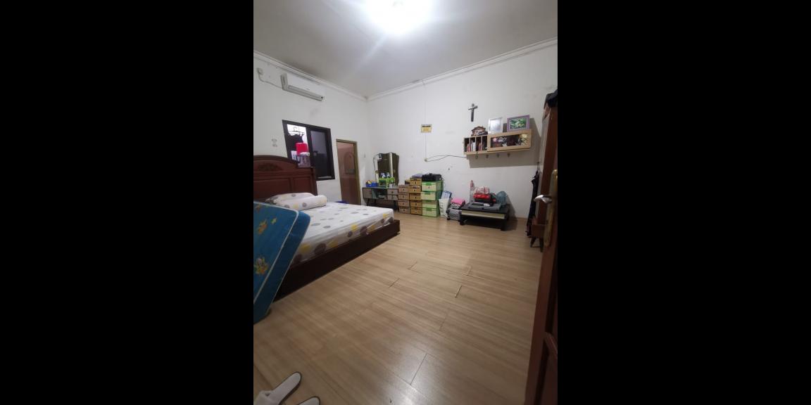 Jual Rumah Depan Taman di Babatan Mukti, Surabaya Jual Rumah Depan Taman di Babatan Mukti, Surabaya