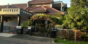 Jual Rumah 2 Lantai SHM Puri Mas Regency Daerah Gunung Anyar