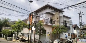 Rumah Hook Baru Gress Lokasi Super Strategis di Semolowaru Surabaya