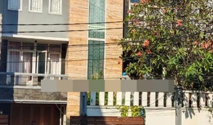 Dijual Rumah Mewah 3 Lantai di Kartini Raya, Jakarta Pusat