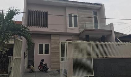 Rumah Baru Lebar 9 di Perumahan Semolowaru Elok Sukolilo Surabaya 