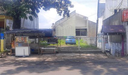 RUMAH HITUNG TANAH MAIN ROAD CIHAMPELAS BANDUNG