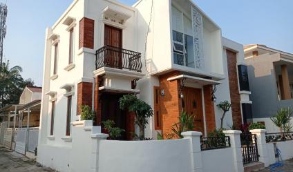 Rumah Villa Fasilitas Club House View Gunung Kota Malang
