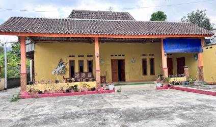 Dijual Rumah Penginapan 387m² Kota Wisata Kemuning 