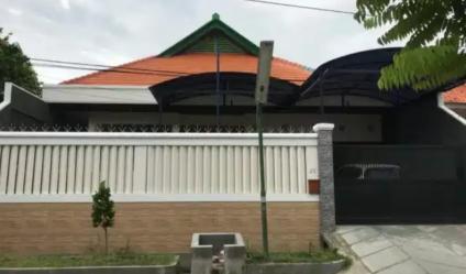 Dijual Rumah Luas Lokasi Strategis di Kupang Baru Sukomanunggal Surabaya Barat
