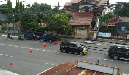 Jalan Raya Di Depan Ruko
