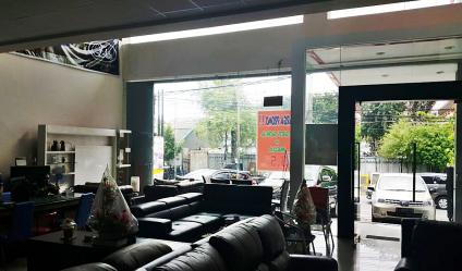 Showroom 3 LT.450-LB.900m2 Jl.Gendingan, Dkt Queen City,Smg Kota