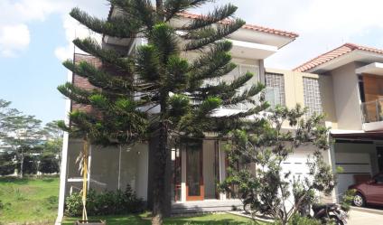 Rumah siap pakai kota baru Parahyangan