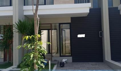 RUMAH NORTHWEST LAKE Dekat Universitas Ciputra