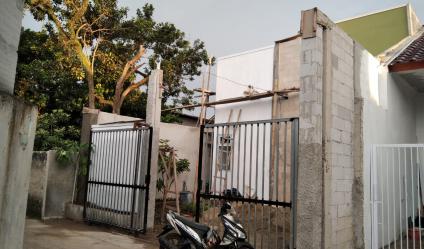 Rumah 90% Tinggal Jalan Kaki ke Jalan Raya Samping Rumah Pejabat