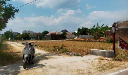 Tanah Datar Strategis 300m² Karanganyar Kota 