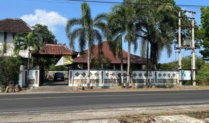 Dijual Villa SHM di Raya Senggigi, Lombok Barat
